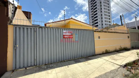Casa com 4 Quartos à venda, 163m² no Lagoa Nova, Natal