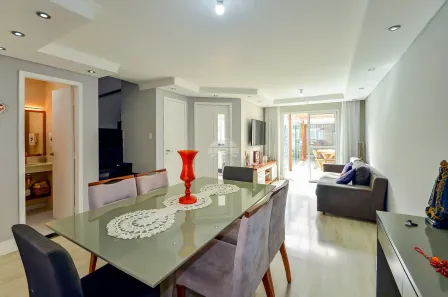 Sobrado com 4 Quartos à venda, 185m² no Uberaba, Curitiba