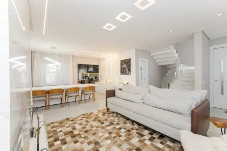 Sobrado com 3 Quartos à venda, 337m² no Xaxim, Curitiba