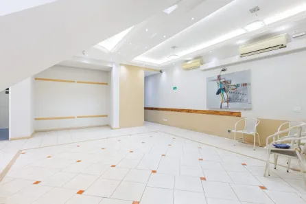Ponto Comercial para alugar, 233m² no Jardim das Acácias, São Paulo