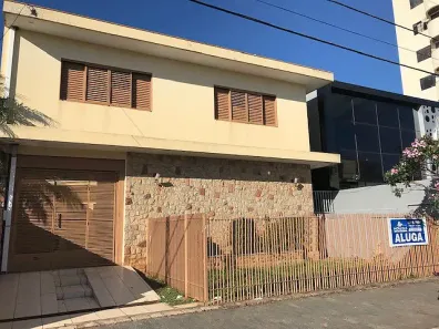 Imóvel Comercial com 5 Quartos à venda, 260m² no Centro, Marília