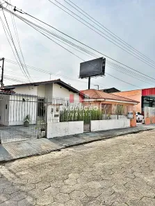 Casa com 3 Quartos à venda, 106m² no Roçado, São José