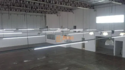 Galpão/Depósito/Armazém à venda, 740m² no Vila Trujillo, Sorocaba