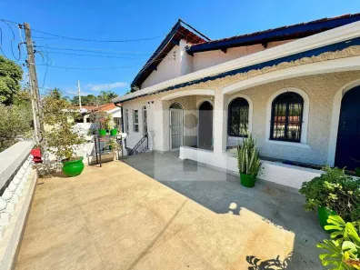Casa com 3 Quartos para alugar, 181m² no Sousas, Campinas