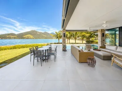 Casa com 8 Quartos à venda, 897m² no , Mangaratiba