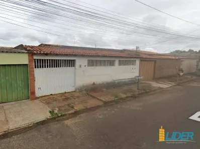 Casa com 3 Quartos à venda, 120m² no São Jorge, Uberlândia
