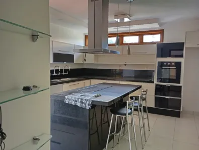 Casa com 3 Quartos para venda ou aluguel, 325m² no Fazenda São Quirino, Campinas