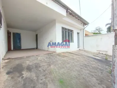 Casa com 2 Quartos à venda, 140m² no Jardim Jacinto, Jacareí