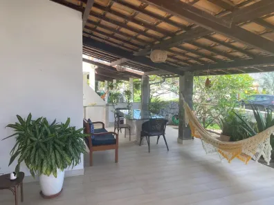 Casa com 3 Quartos para alugar, 320m² no Piatã, Salvador