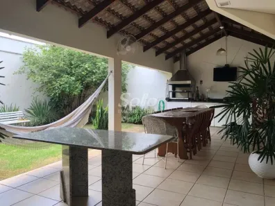 Casa com 4 Quartos à venda, 420m² no Jardim Karaíba, Uberlândia