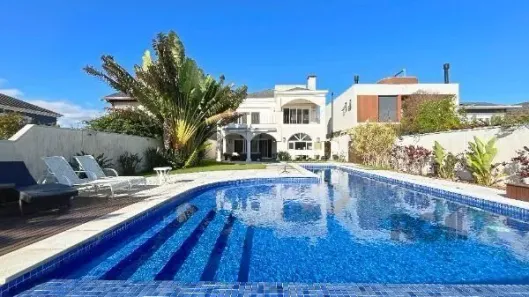 Casa de Condomínio com 3 Quartos para alugar, 420m² no Belém Novo, Porto Alegre