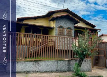 Casa com 4 Quartos para alugar, 200m² no São Jorge, Betim
