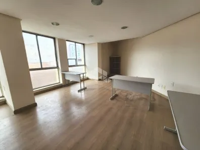 Sala Comercial à venda, 78m² no Floresta, Porto Alegre