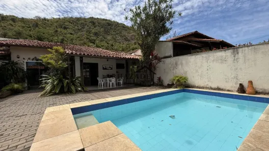 Casa com 4 Quartos à venda, 210m² no Piratininga, Niterói