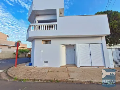 Casa com 3 Quartos para alugar, 228m² no Vila Faria, São Carlos