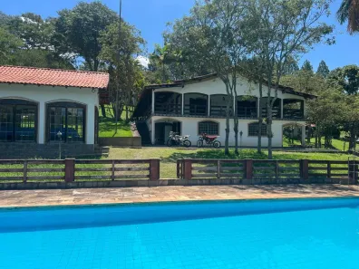 Fazenda/Sítio com 4 Quartos à venda, 33m² no Centro, Santa Branca