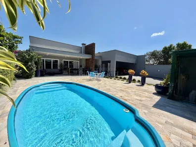Casa com 3 Quartos à venda, 345m² no Bom Retiro, Joinville