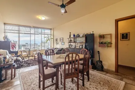 Apartamento com 3 Quartos à venda, 130m² no Moinhos de Vento, Porto Alegre