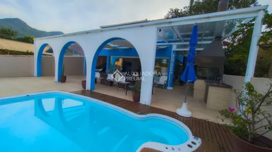 Casa com 3 Quartos à venda, 350m² no Pântano do Sul, Florianópolis