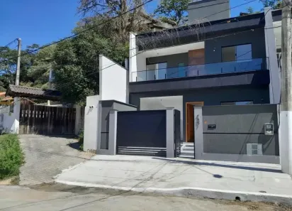 Casa com 3 Quartos à venda, 150m² no Maravista, Niterói