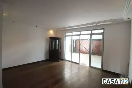 Casa com 3 Quartos para venda ou aluguel, 200m² no Santo Amaro, São Paulo