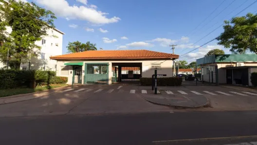 Casa de Condomínio com 2 Quartos para alugar, 40m² no Parque Residencial Rita Vieira, Campo Grande