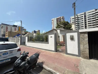 Casa com 3 Quartos para alugar, 300m² no Ponta Verde, Maceió