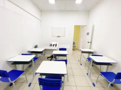 Sala Comercial à venda, 35m² no Jardim Vinte e Cinco de Agosto, Duque de Caxias
