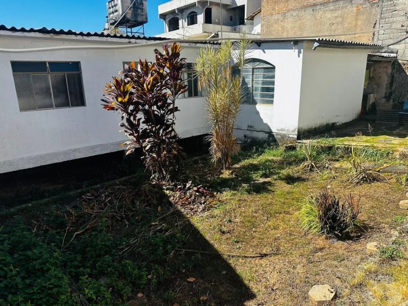 Casa com 2 quartos — Planalto, Belo Horizonte