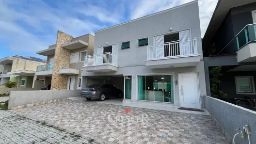 Sobrado com 4 Quartos à venda, 242m² no Balneário Costa Azul, Matinhos