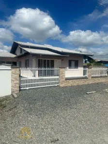Casa com 3 Quartos à venda, 200m² no Centro, Joinville