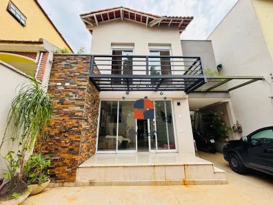 Casa com 3 Quartos para alugar, 216m² no Perdizes, São Paulo