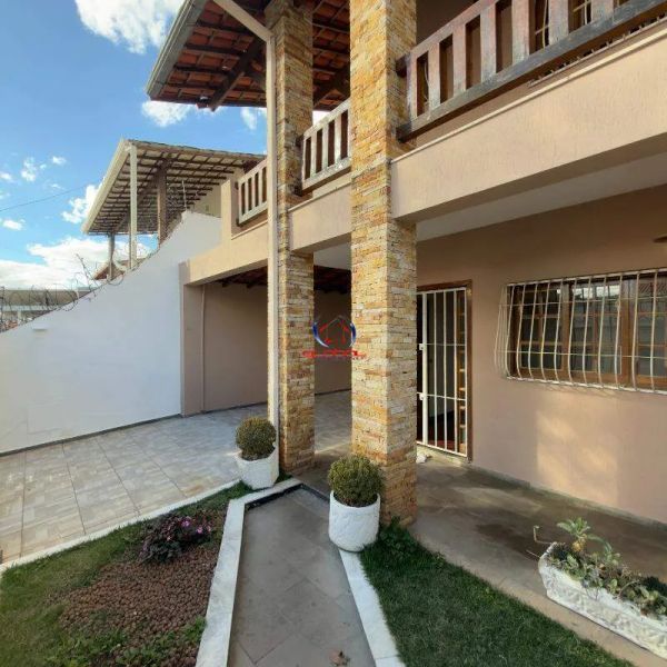 Casa com 4 quartos — Ouro Preto, Belo Horizonte