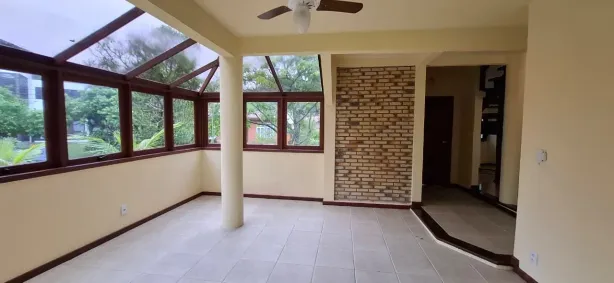 Casa de Condomínio com 4 Quartos para alugar, 385m² no Rio Tavares, Florianópolis