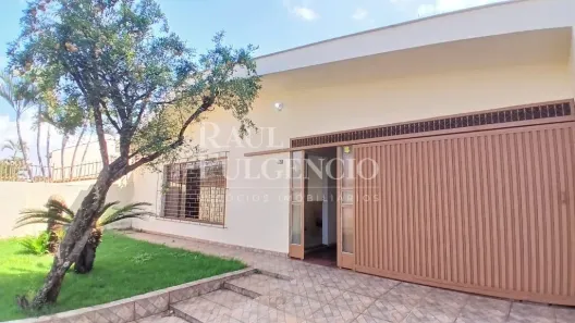 Casa com 3 Quartos para alugar, 250m² no Jardim Higienópolis, Londrina