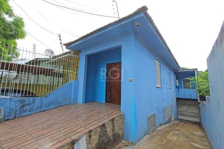 Casa com 2 Quartos à venda, 350m² no Medianeira, Porto Alegre