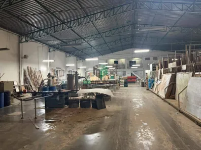 Galpão/Depósito/Armazém à venda, 900m² no Vila Paris, Contagem
