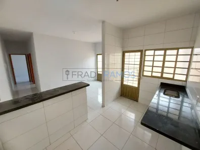 Casa com 2 Quartos para alugar, 72m² no Loteamento Celina Park, Goiânia