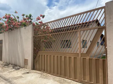 Galpão/Depósito/Armazém com 3 Quartos à venda, 141m² no Jardim Santo Antônio, Goiânia