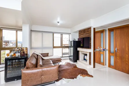Apartamento com 2 Quartos à venda, 82m² no Três Figueiras, Porto Alegre