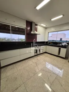 Casa de Condomínio com 3 Quartos para alugar, 800m² no Balneário Água Limpa, Nova Lima