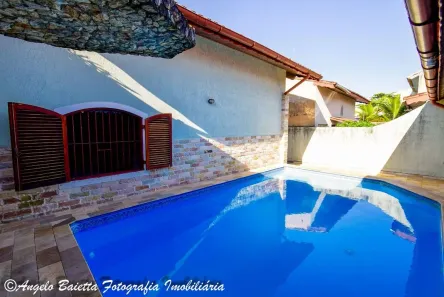 Casa com 3 Quartos à venda, 178m² no Belmira Novaes, Peruíbe