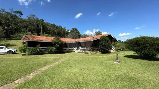 Fazenda/Sítio com 4 Quartos à venda, 1000m² no Sorocamirim (Canguera), São Roque