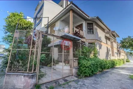 Casa com 9 Quartos para alugar, 280m² no Santana, Porto Alegre
