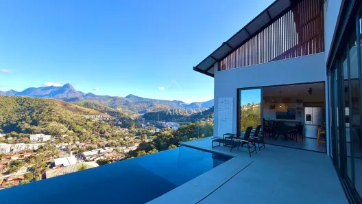 Casa de Condomínio com 4 Quartos à venda, 330m² no Nogueira, Petrópolis