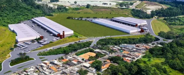 Galpão/Depósito/Armazém para alugar, 881m² no Vila Santa Cruz, São Paulo