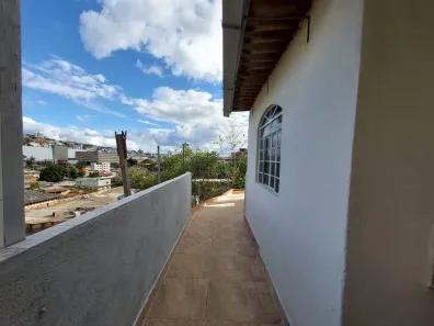 Casa com 3 Quartos à venda, 360m² no Jardim Industrial, Contagem
