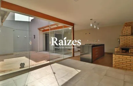 Casa com 3 Quartos para alugar, 180m² no Santa Rosa, Uberlândia