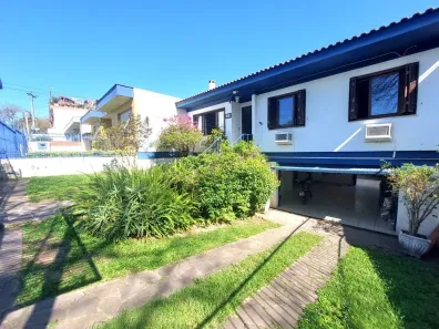 Casa com 3 Quartos para alugar, 210m² no Cristal, Porto Alegre