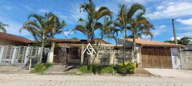Casa com 3 Quartos à venda, 136m² no Balneário Copacabana, Caraguatatuba